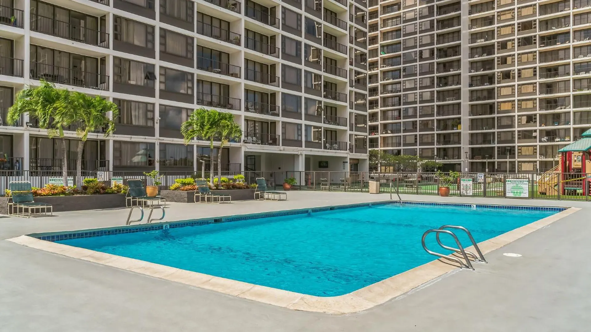 Daire Waikiki Family Condo 1 Block From Beach With Full Kitchen, Pool, And Free Parking Honolulu ABD
